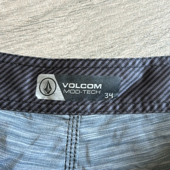 Volcom mod-tech swim trunks - Picture 5 of 8